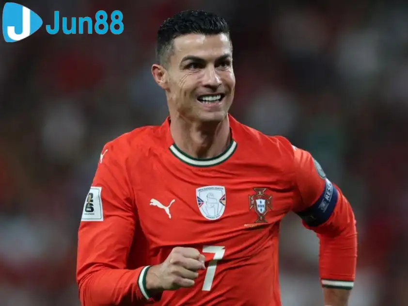 Ronaldo sẽ chưa thể nâng cao thành tích ghi bàn của mình khi bị treo giò ở trận đấu với Armenia (Ảnh: BBC) Ronaldo sẽ chưa thể nâng cao thành tích ghi bàn của mình khi bị treo giò ở trận đấu với Armenia (Ảnh: BBC)